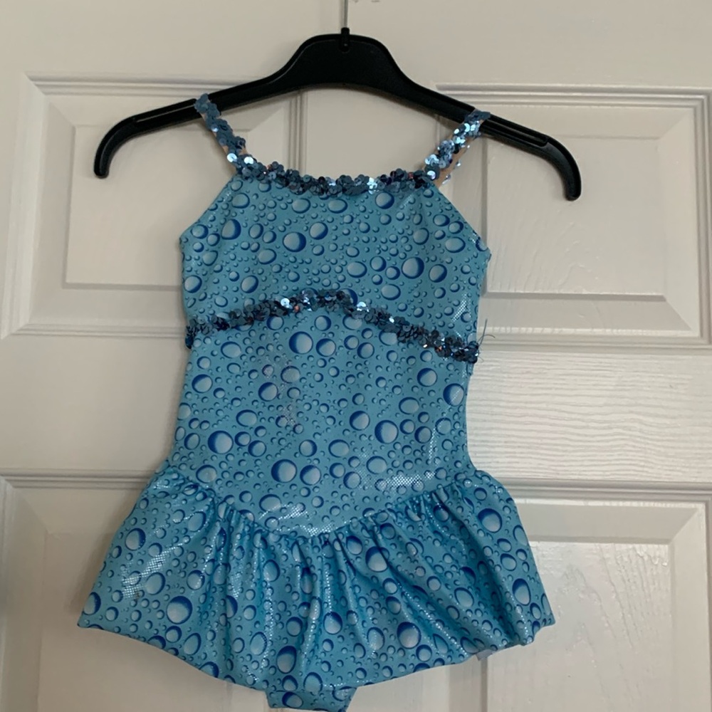 Girls “bath/solash” themed dance costume. Size XSC.